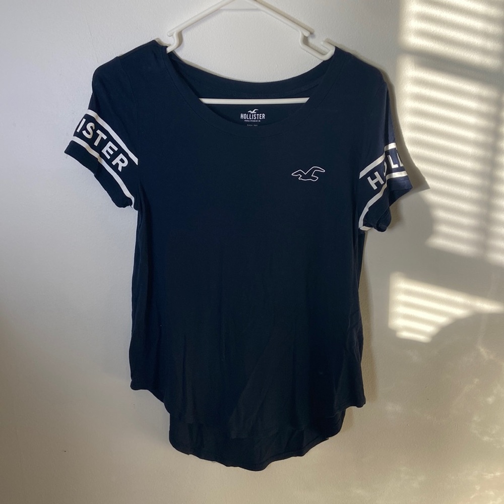 Hollister T shirt